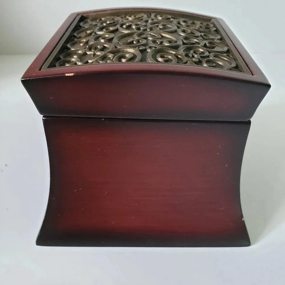 2004 Bombay Small Wooden  Musical Ring Jewelry Box. - Picture 6 of 11